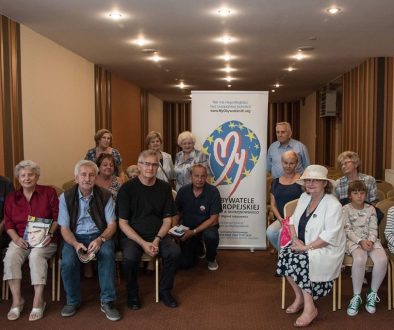 E4A76663-A0AA-4A03-99F1-2B9059914593